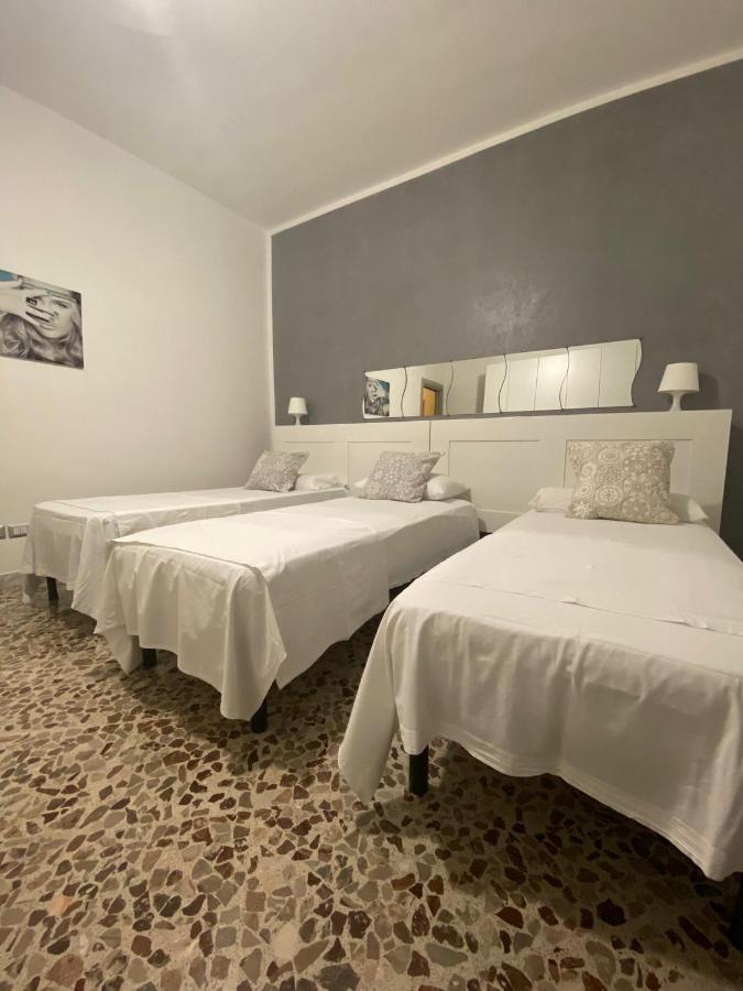 Alloggio Ugo Foscolo Monopoli Exteriör bild